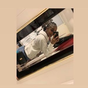 Meet your Posher, Danika